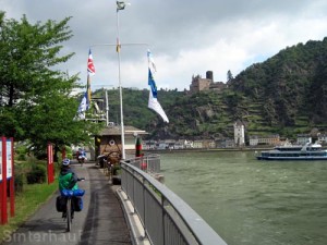 Rheinradweg vor Koblenz