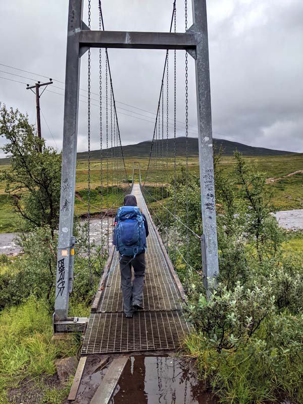 Brücke zu Beginn der Wanderung